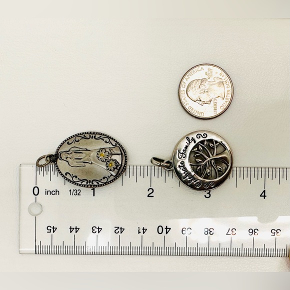 Family Mom Love Pendant 4 Piece Lot - Picture 4 of 5